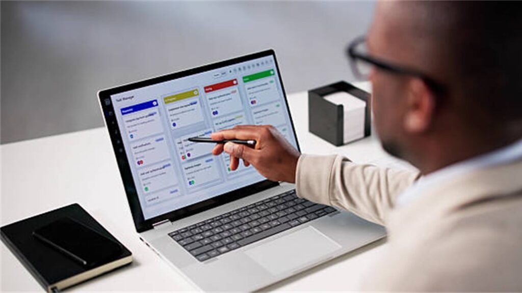 Comparative Analysis of AI Automation Tools: FlowMind AI Versus Leading Competitors 8 software SC
