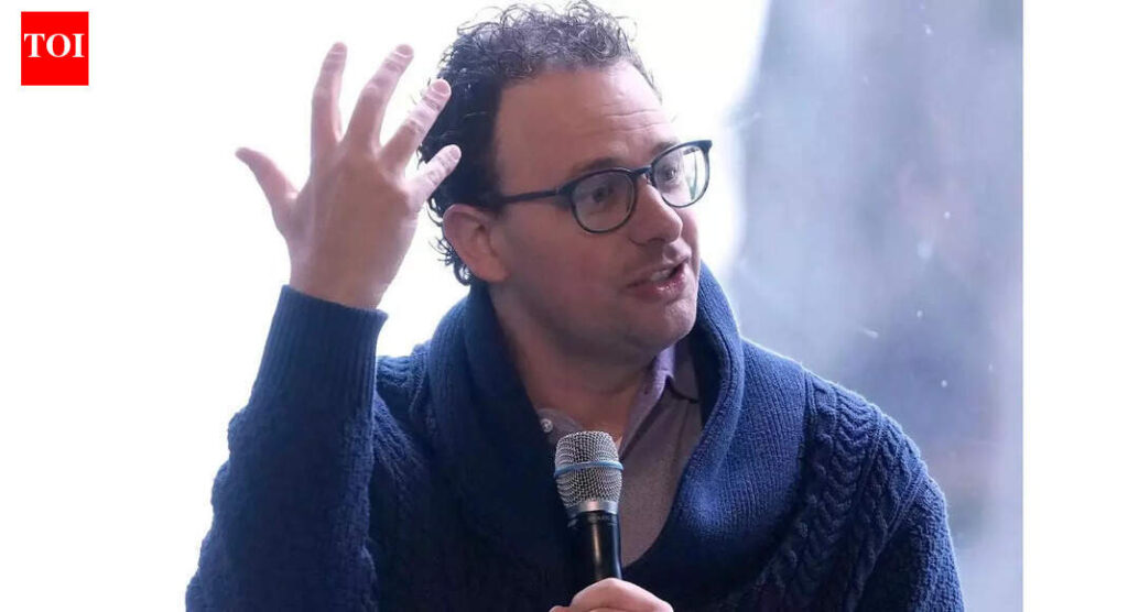 Comparing Automation Solutions: FlowMind AI versus Industry Leaders 5 1764902430 photo