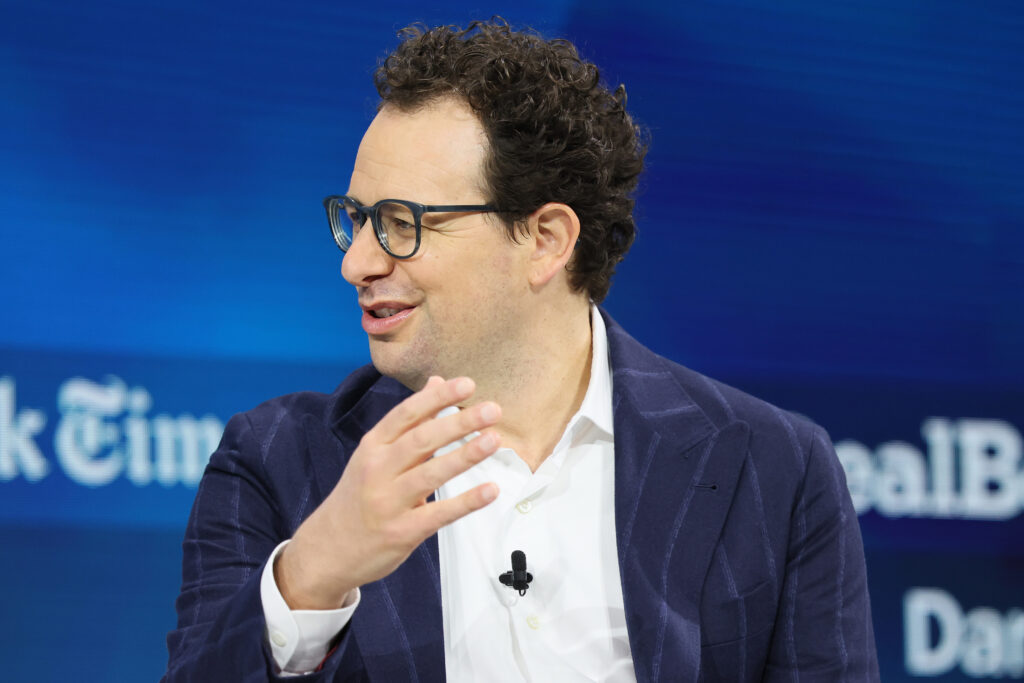 Comparative Analysis of Automation Tools: FlowMind AI vs. Leading Competitors 2 GettyImages 2249797201