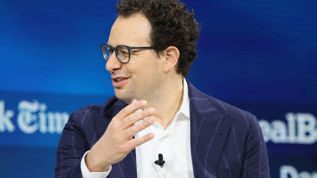 Comparative Analysis of AI Tools: FlowMind vs. Leading Industry Solutions 9 9cd511 20260225 anthropic ai safety 2000