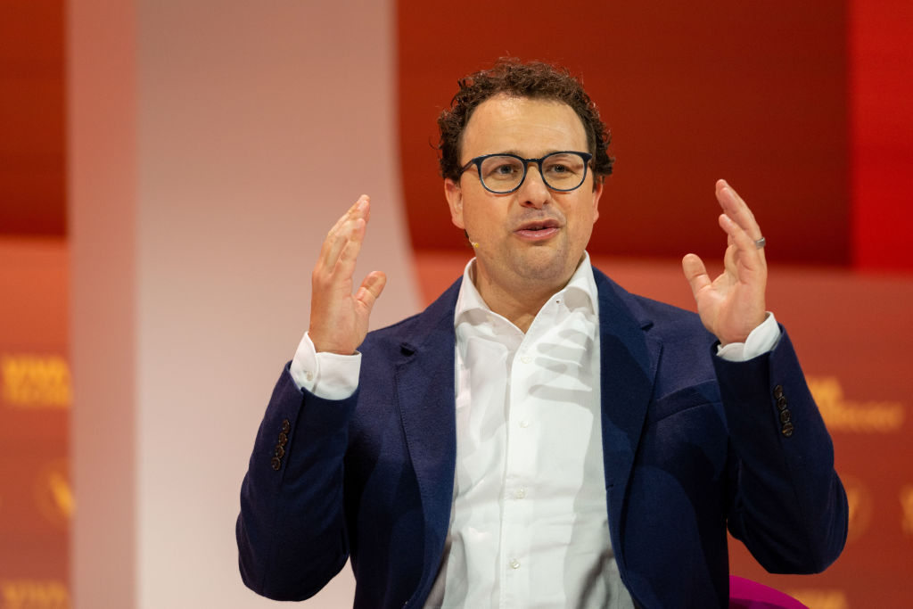 Comparative Analysis of Automation Tools: FlowMind AI vs. Leading Competitors 2 GettyImages 2153561878